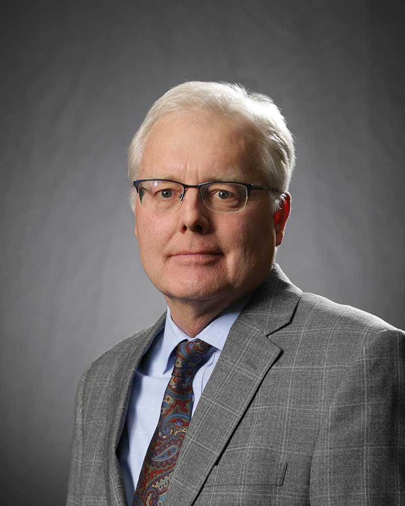 Headshot of Steven E. Carr